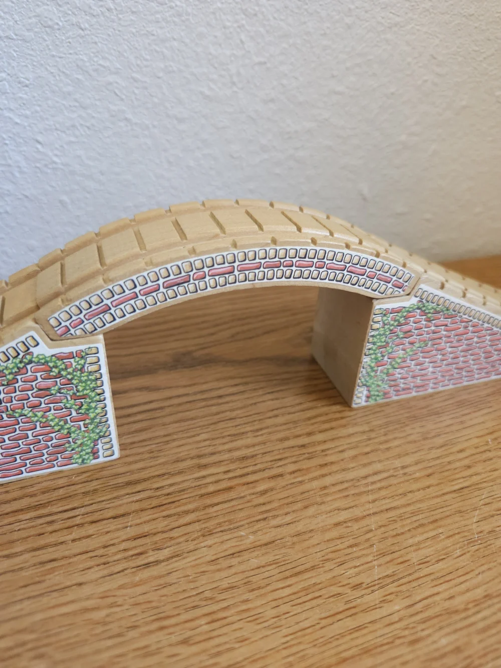 2010 Thomas & Friends Wooden Railway Train Track Curved Bridge 3 Piece